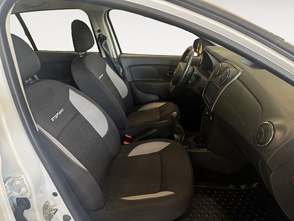 Vehicle Image 15