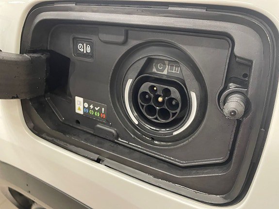 Vehicle Image 28