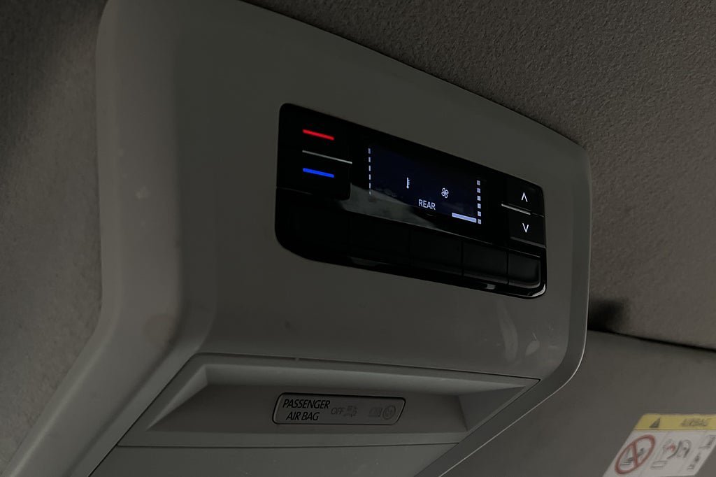 Vehicle Image 24