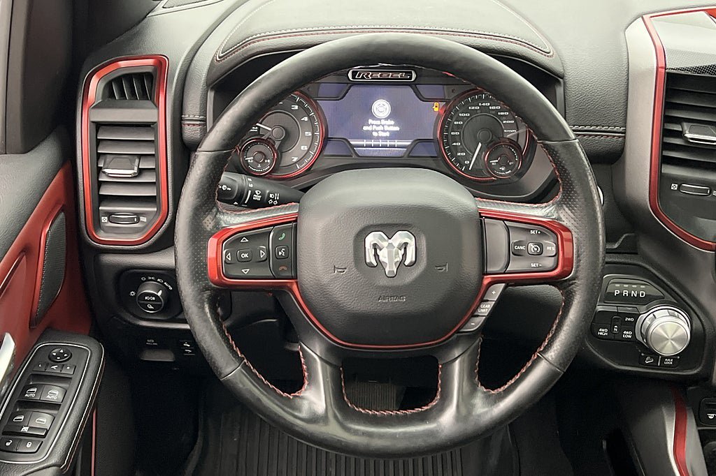 Vehicle Image 25