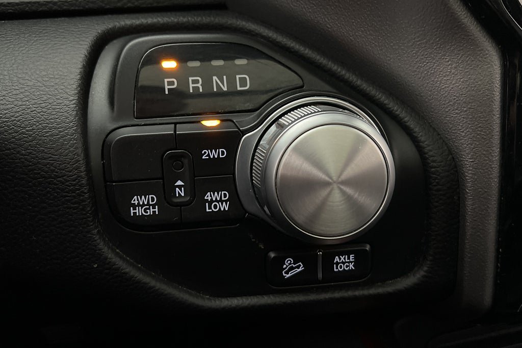 Vehicle Image 32