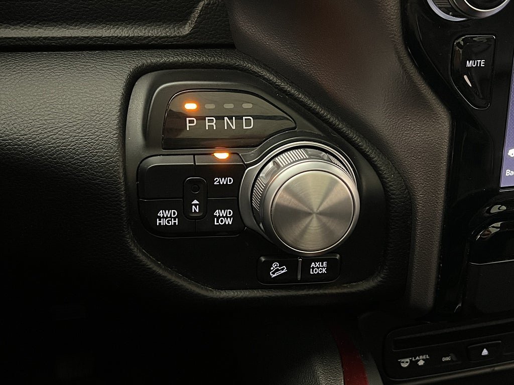 Vehicle Image 33