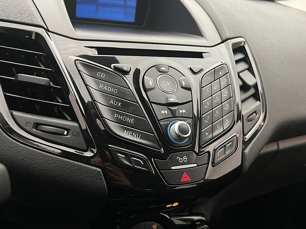 Vehicle Image 13