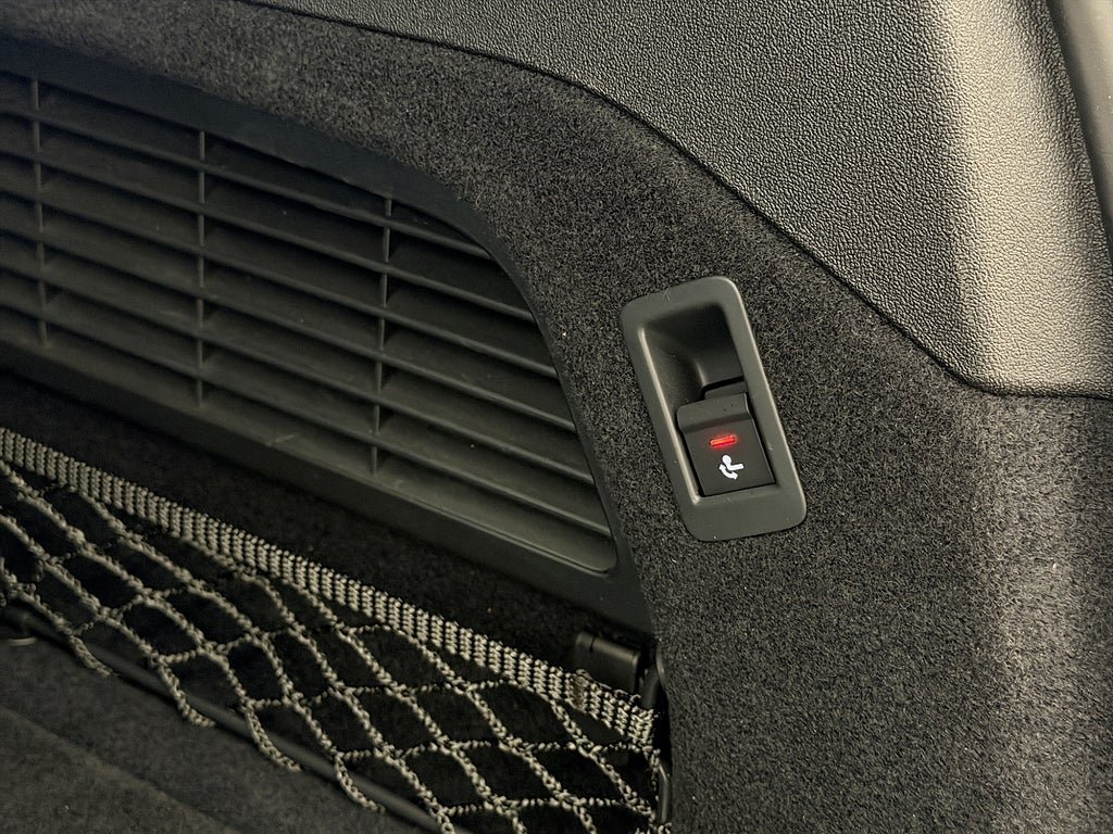 Vehicle Image 38