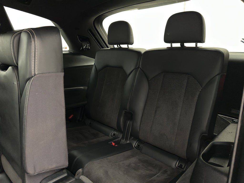 Vehicle Image 34