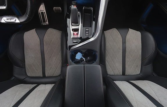 Vehicle Image 16