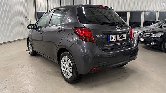 Vehicle Image 6