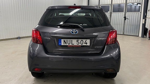 Vehicle Image 7