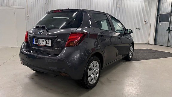 Vehicle Image 8
