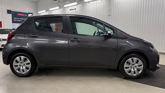 Vehicle Image 9