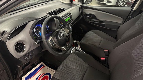 Vehicle Image 12