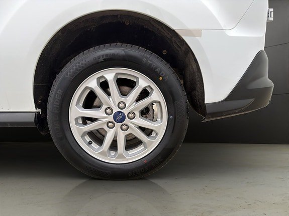 Vehicle Image 32