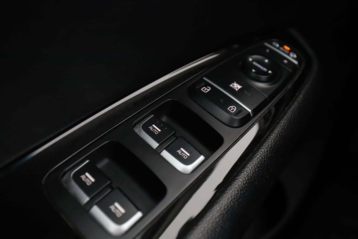 Vehicle Image 32