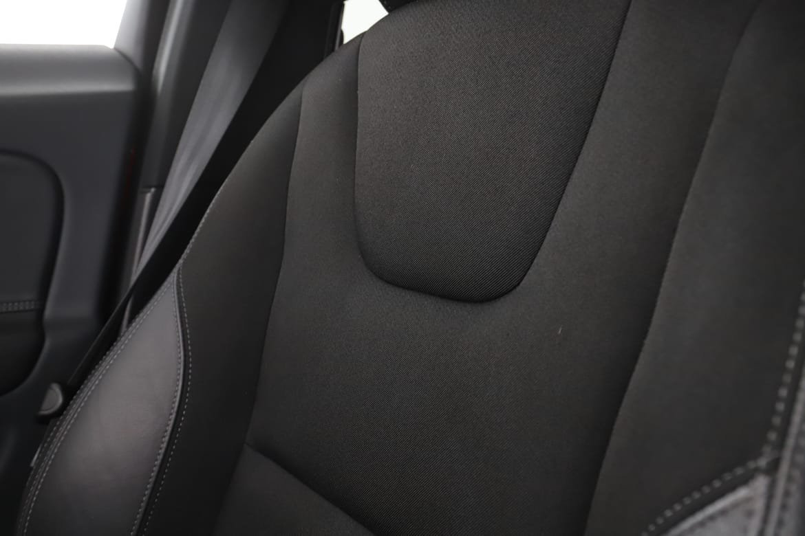Vehicle Image 32