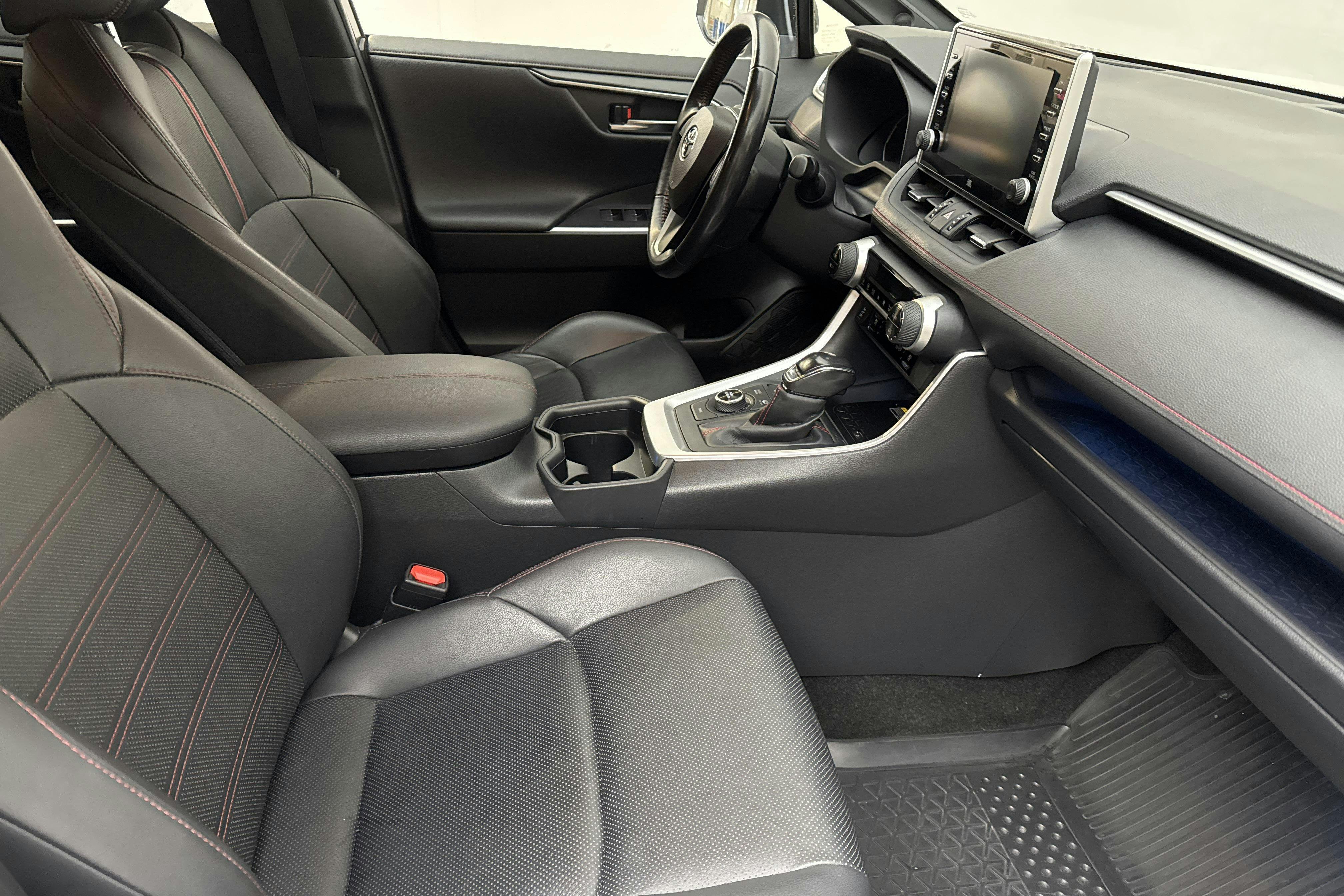 Vehicle Image 7