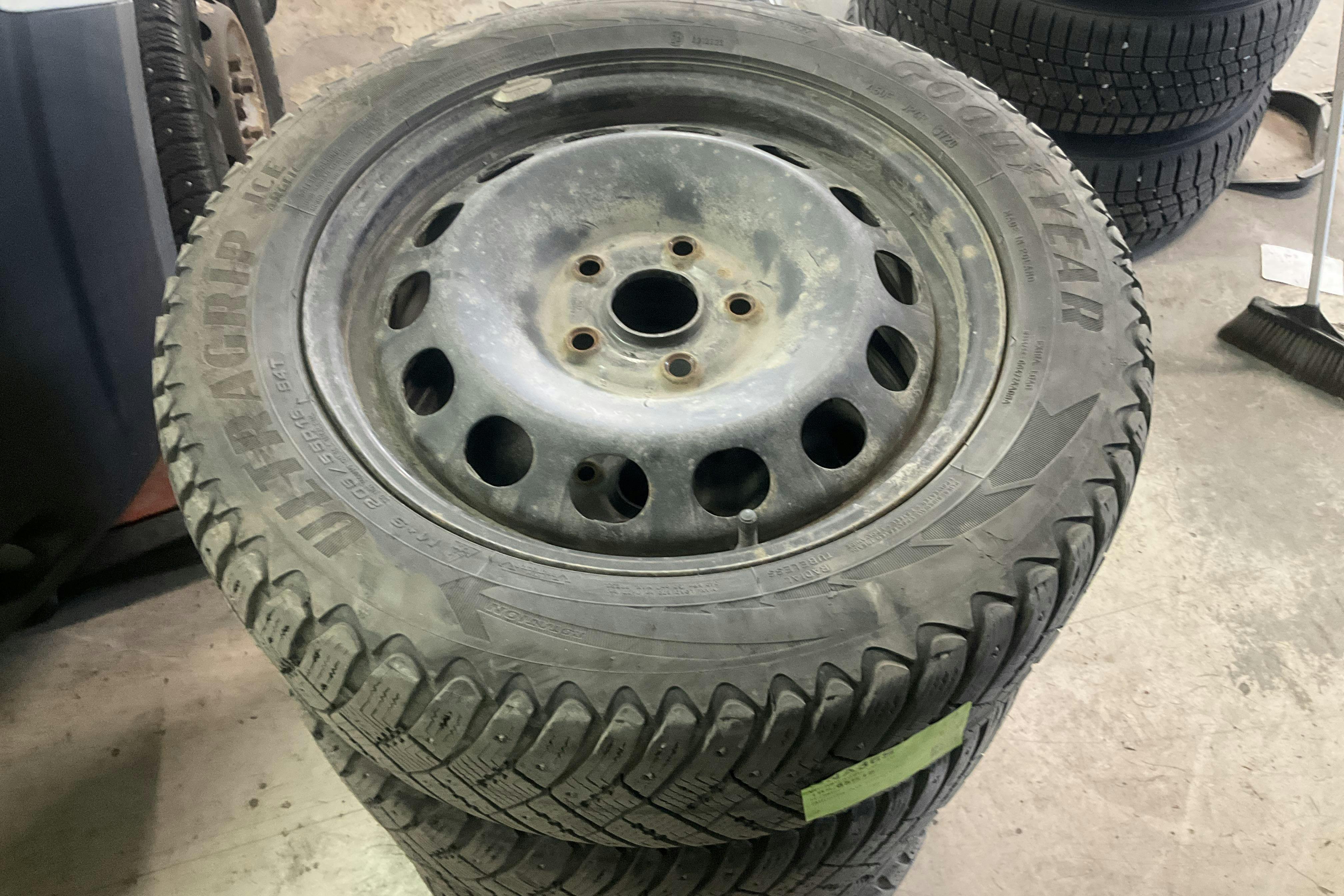 Vehicle Image 10