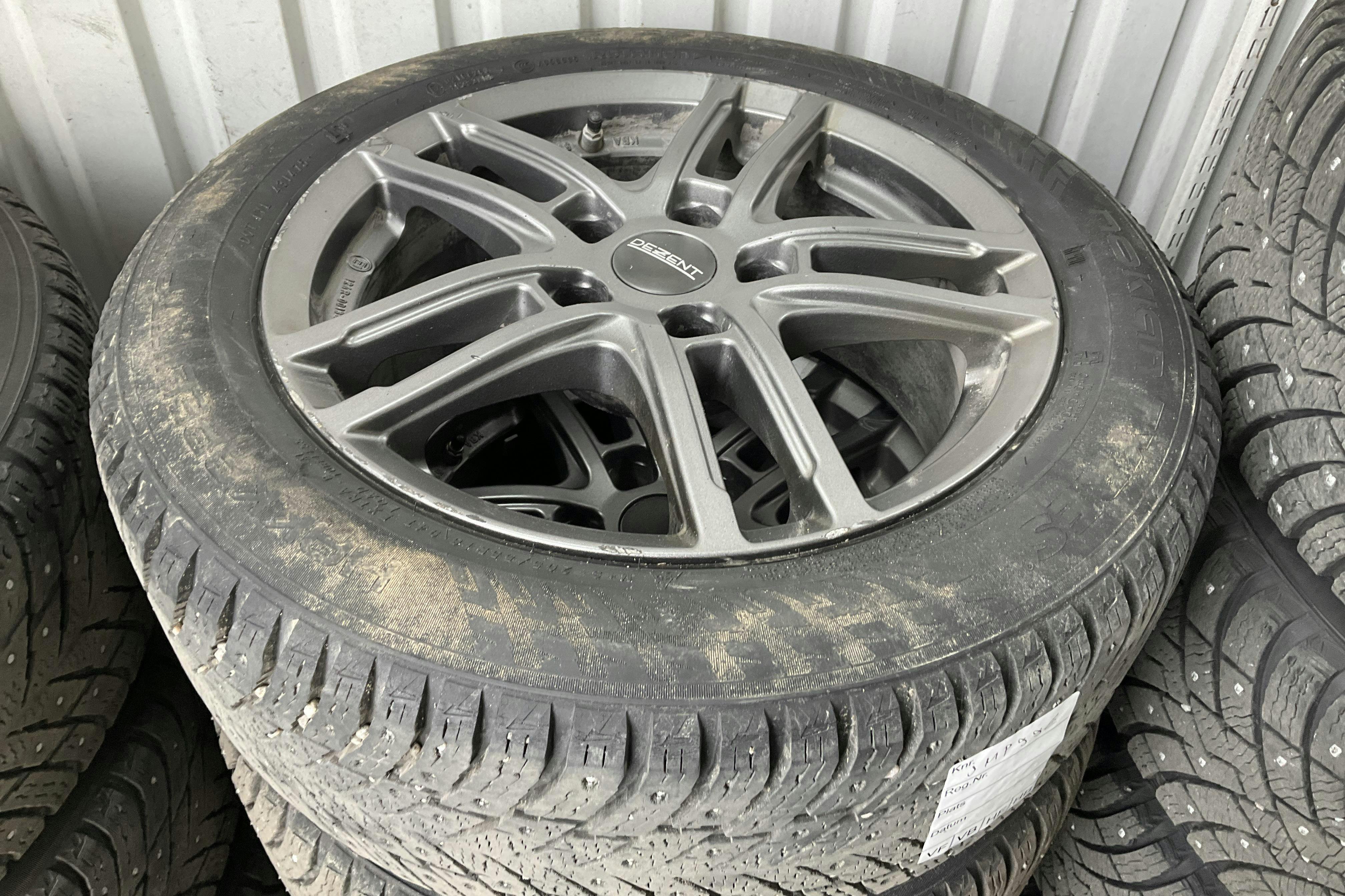 Vehicle Image 12