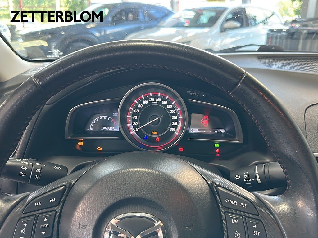 Vehicle Image 11