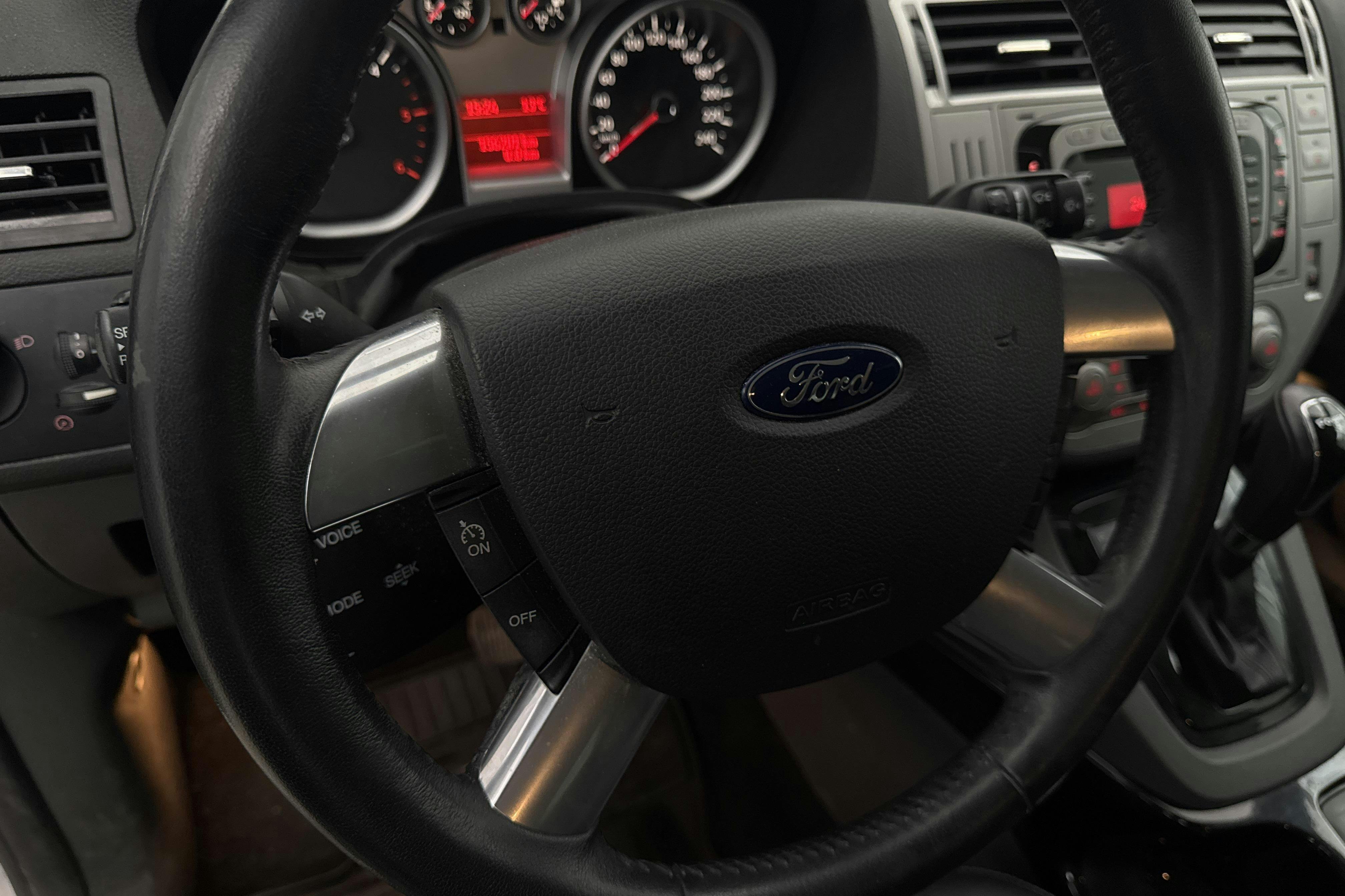 Vehicle Image 13