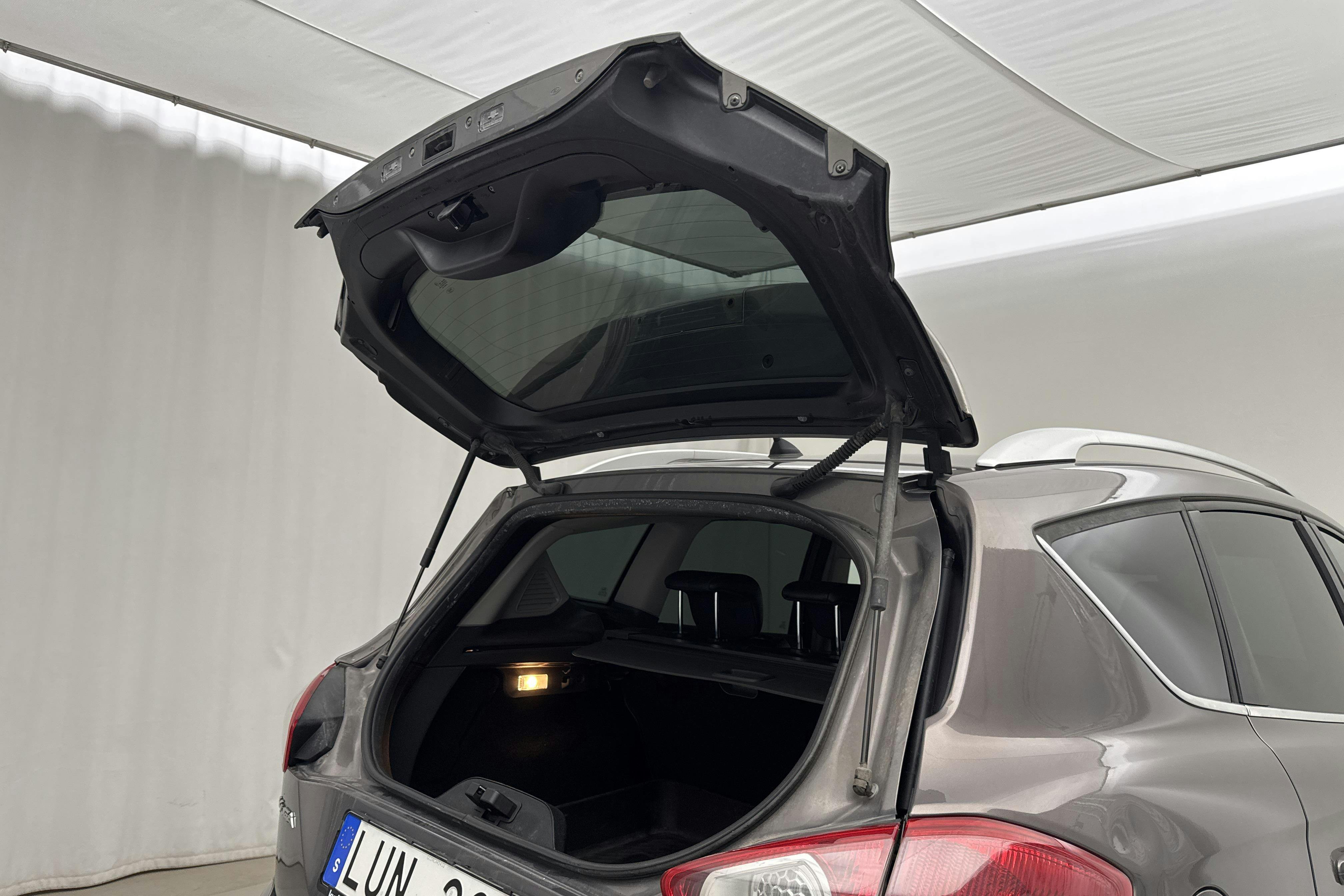 Vehicle Image 15