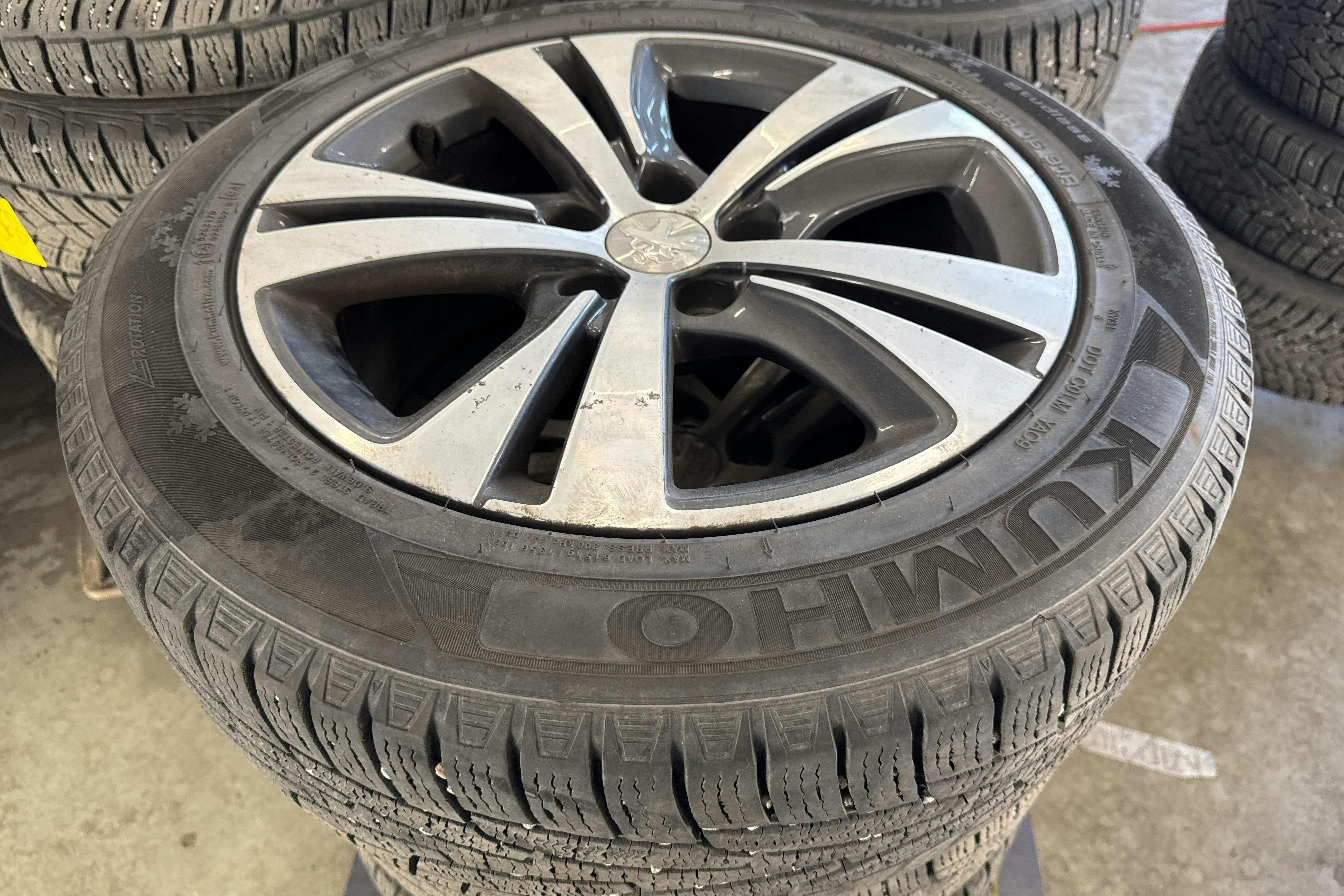 Vehicle Image 19