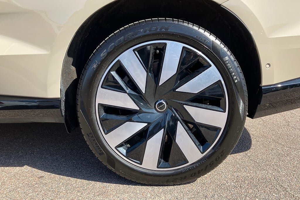 Vehicle Image 17
