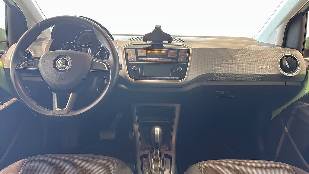 Vehicle Image 10