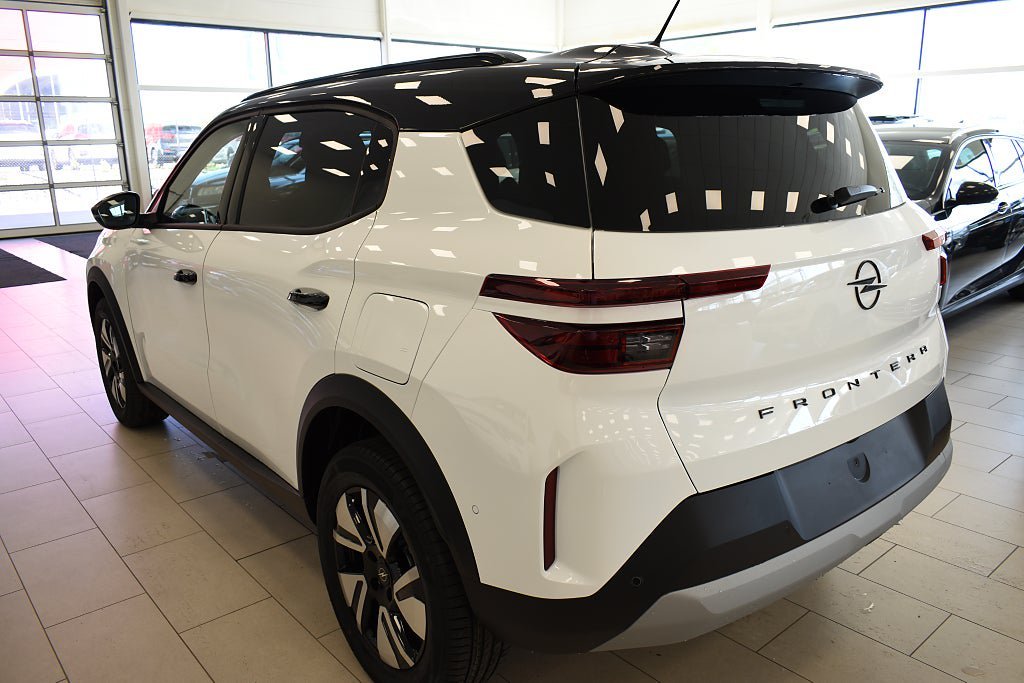 Vehicle Image 6