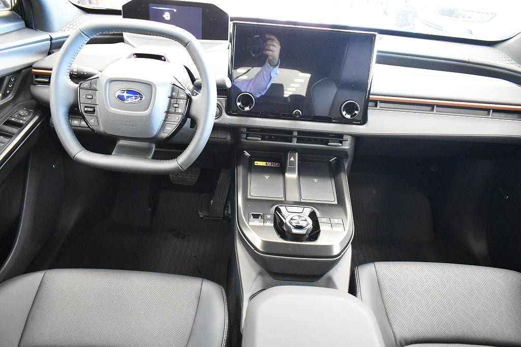 Vehicle Image 11