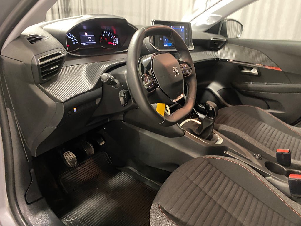 Vehicle Image 10