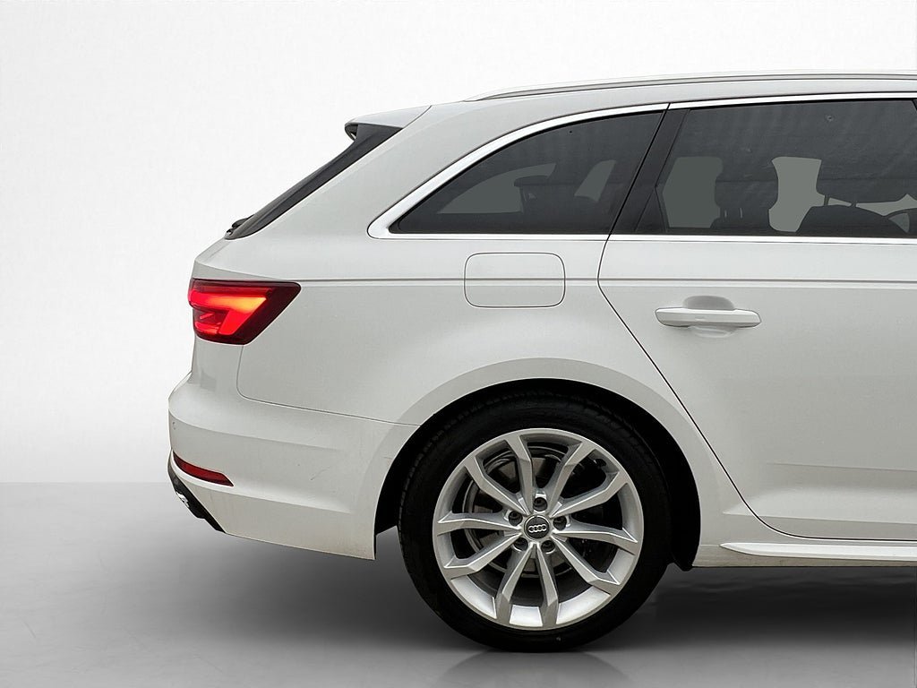 Vehicle Image 30
