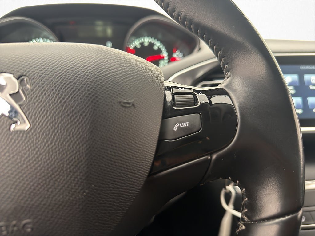 Vehicle Image 26