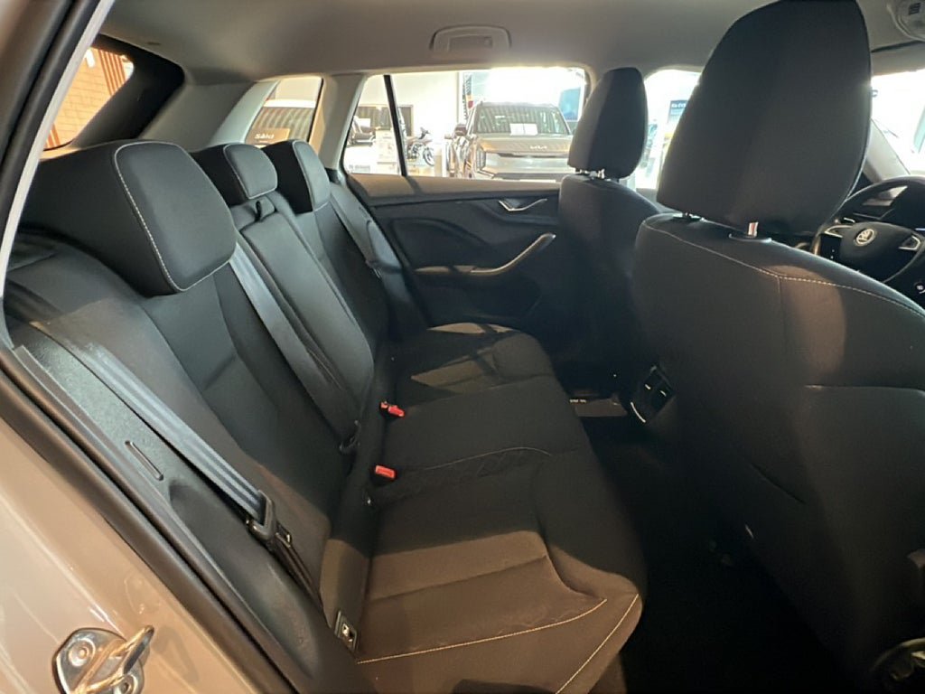 Vehicle Image 15