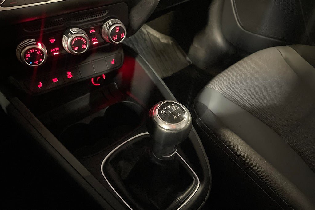 Vehicle Image 21