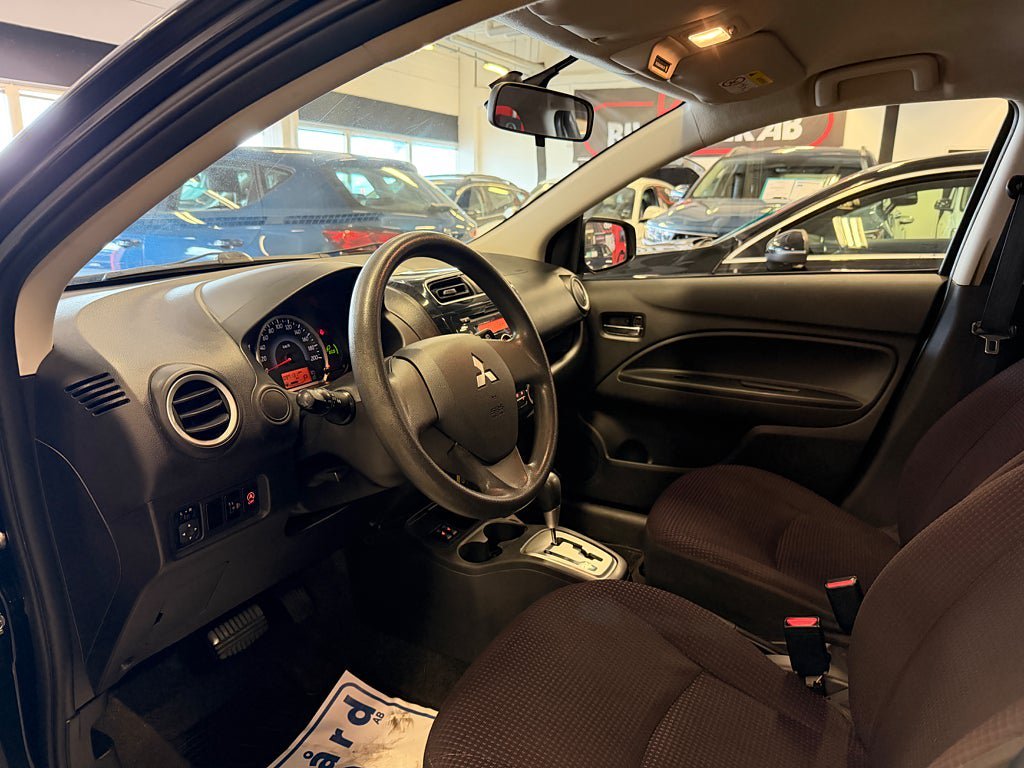 Vehicle Image 10