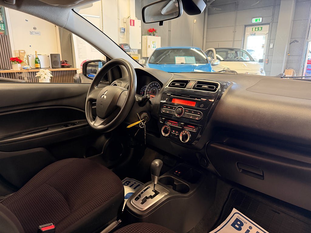 Vehicle Image 14