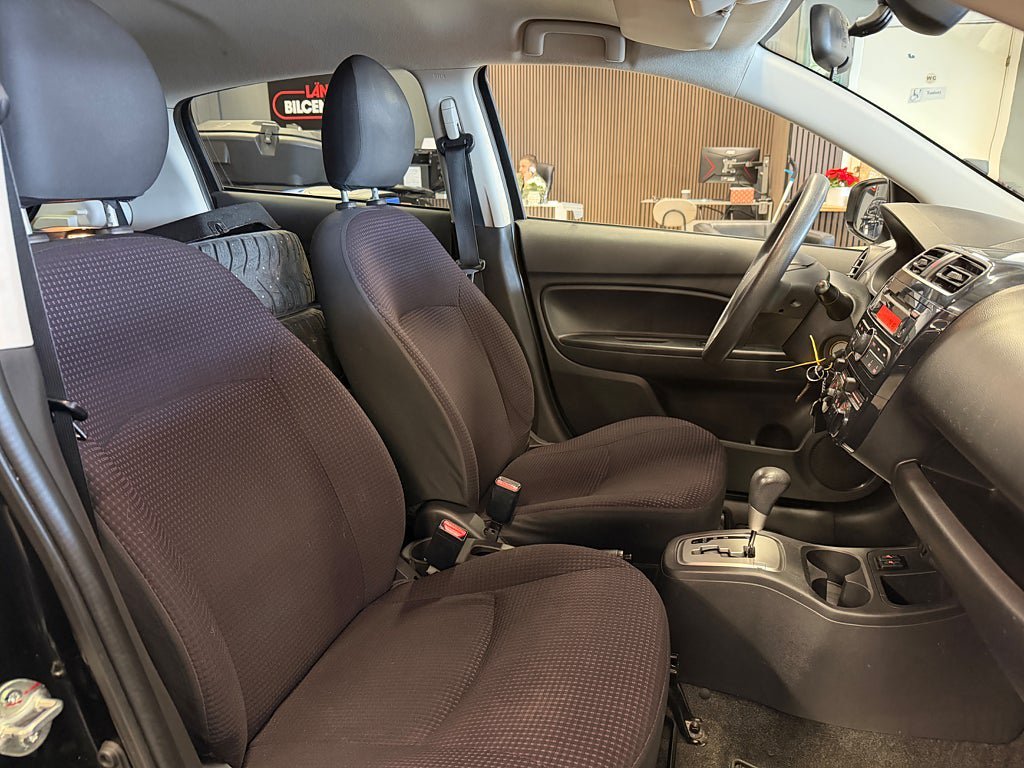 Vehicle Image 16