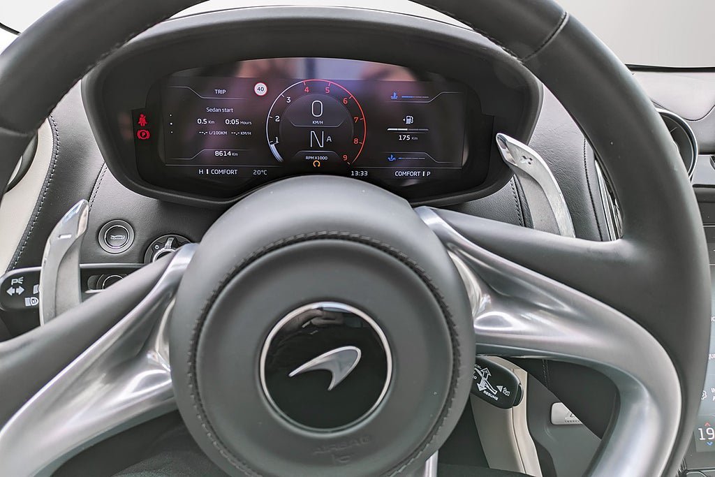 Vehicle Image 9