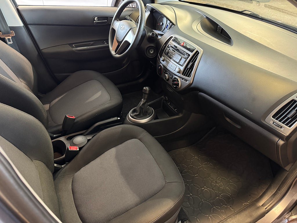 Vehicle Image 9