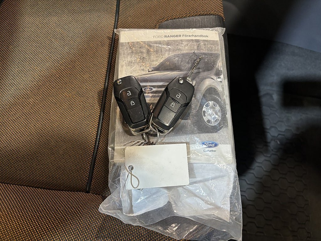 Vehicle Image 25