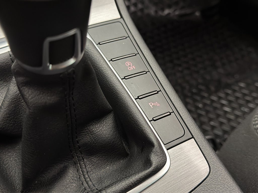 Vehicle Image 23