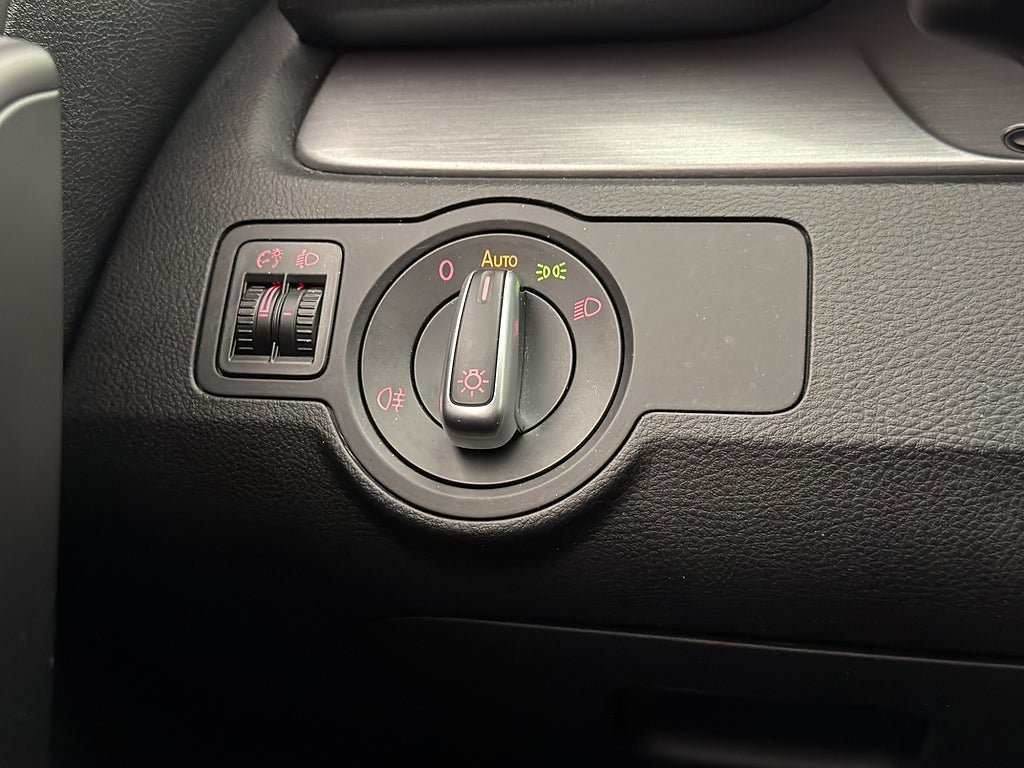 Vehicle Image 28