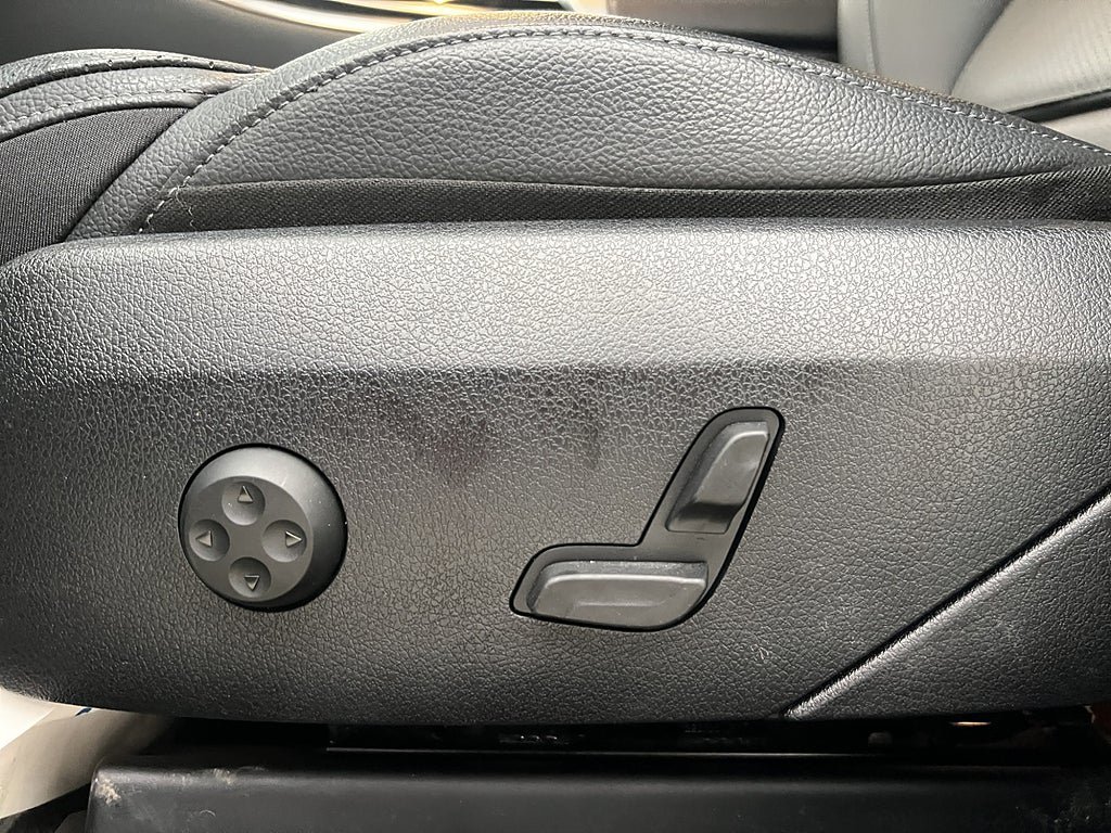 Vehicle Image 38