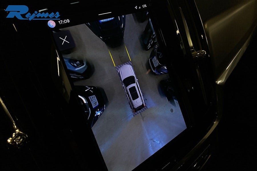 Vehicle Image 8