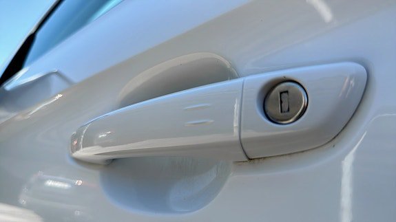 Vehicle Image 25