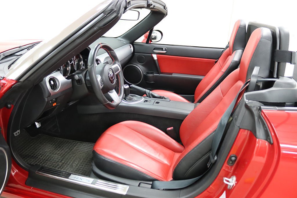 Vehicle Image 16