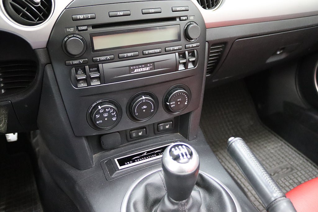 Vehicle Image 25