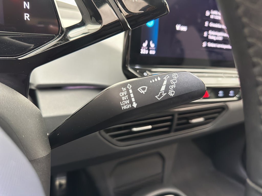 Vehicle Image 28