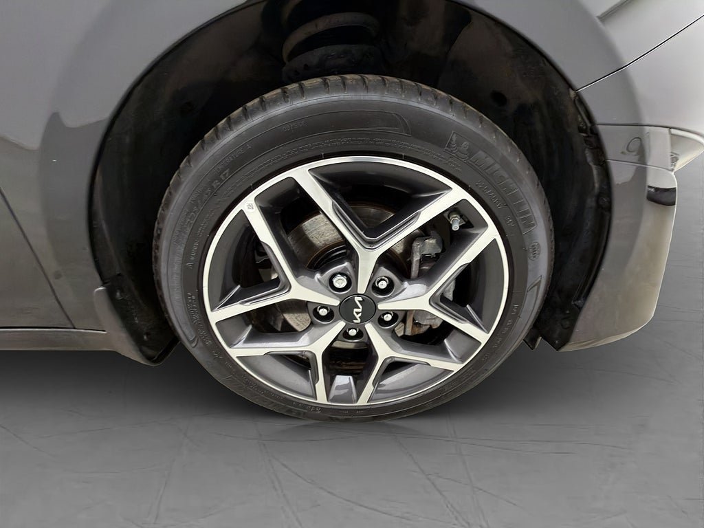 Vehicle Image 35