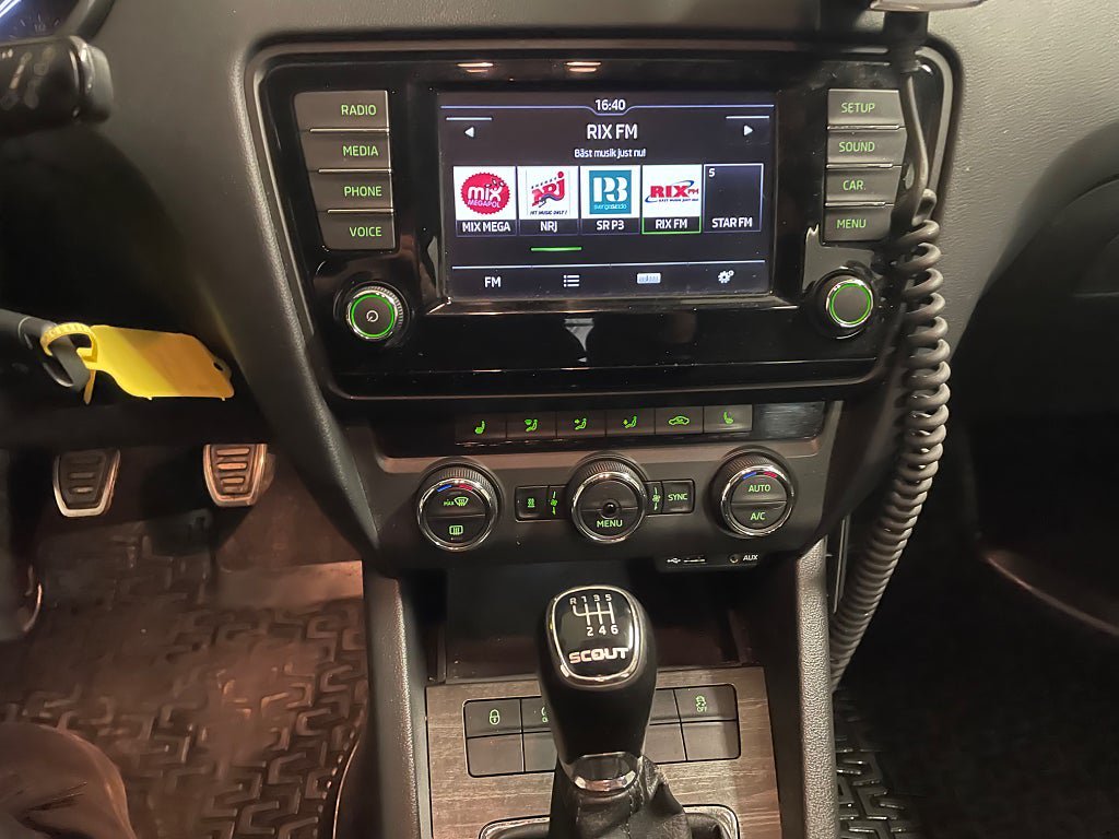 Vehicle Image 14